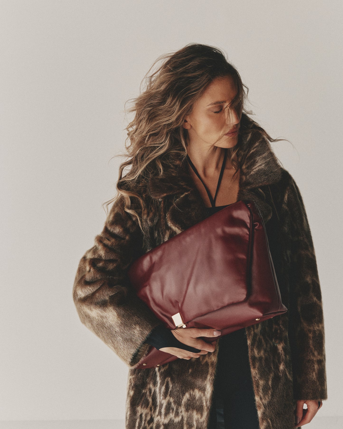 Faye Oversize clutch