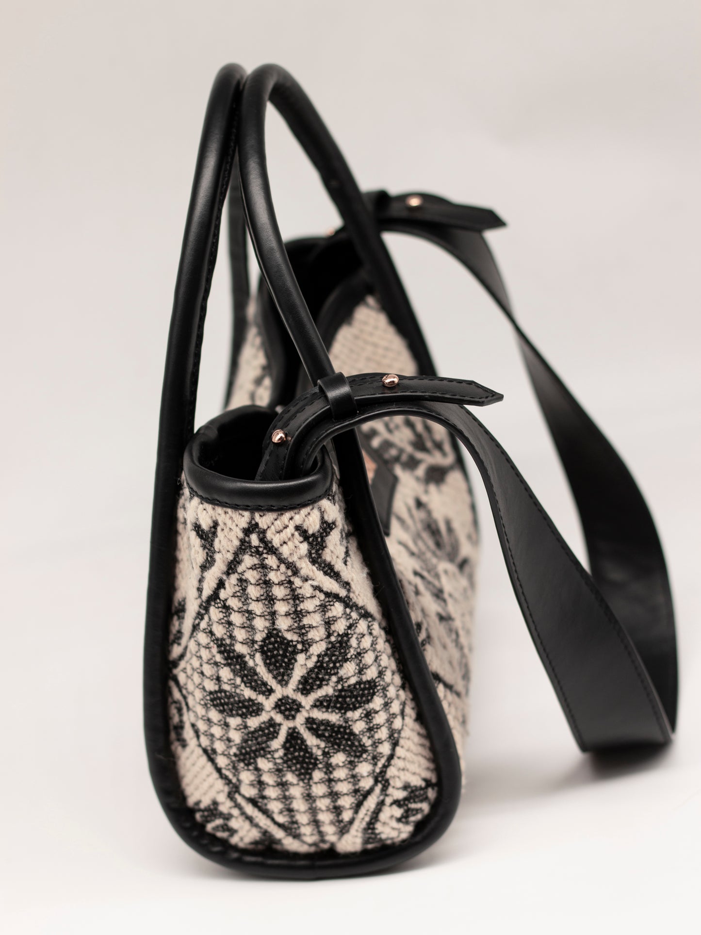 Anouk Ethos Medium handbag