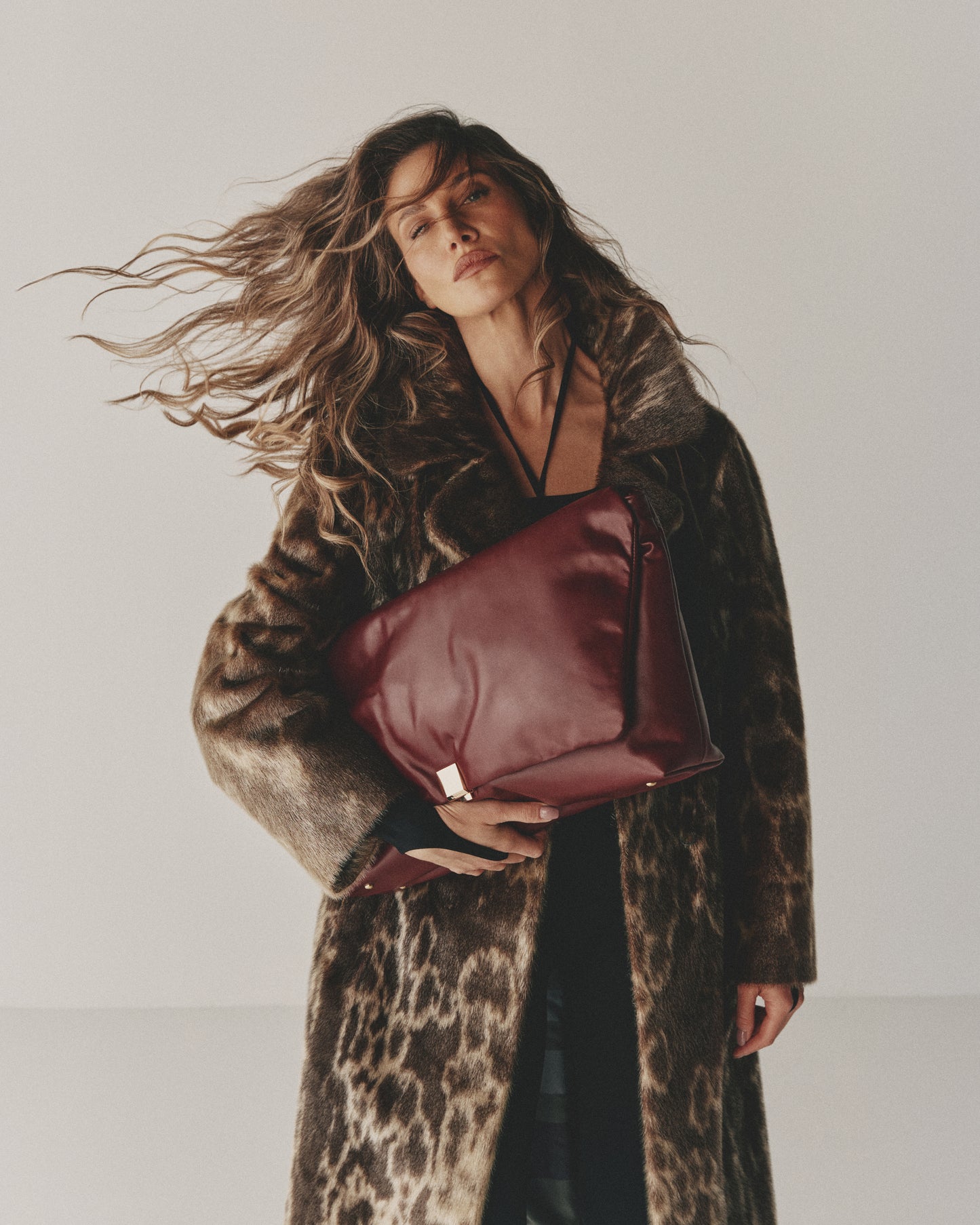 Faye Oversize clutch