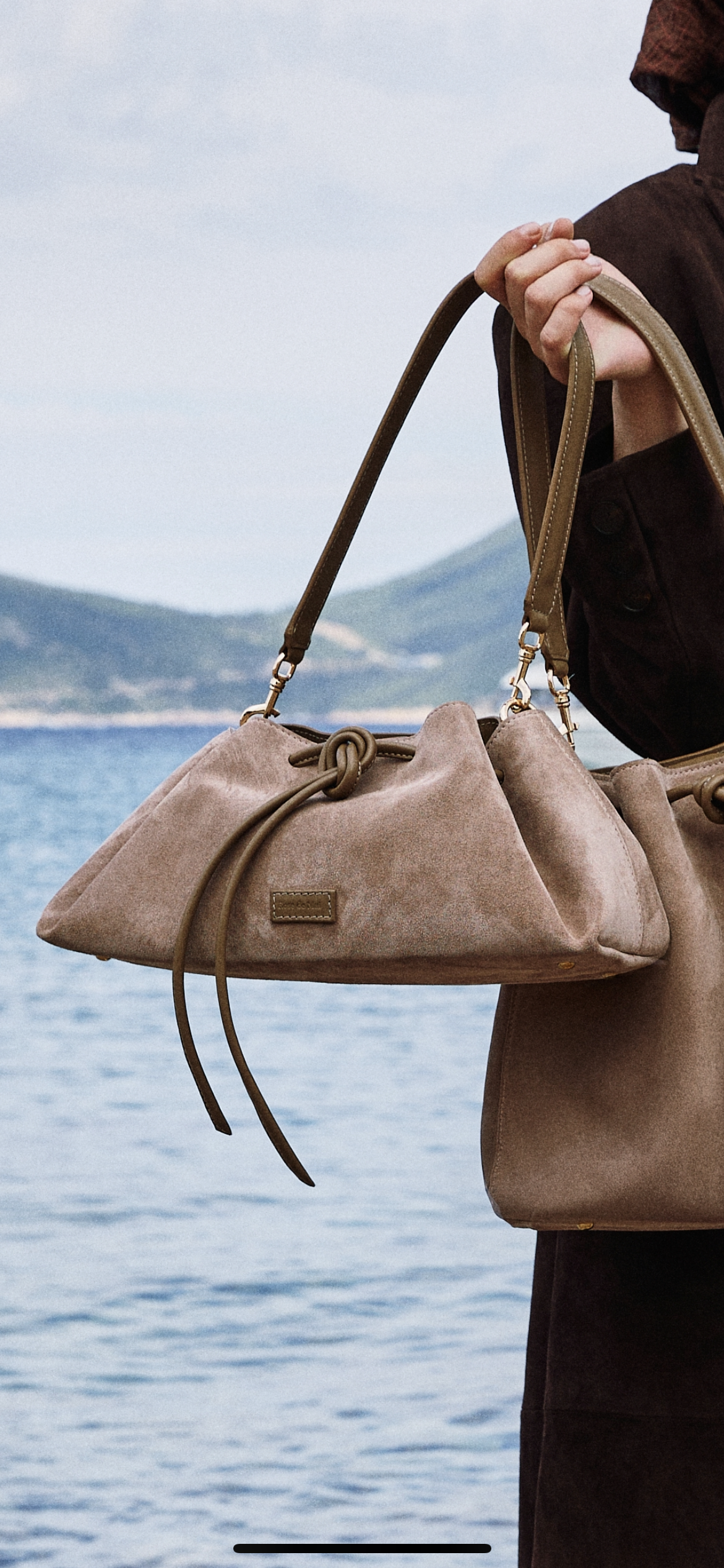 Arabesque bucket bag